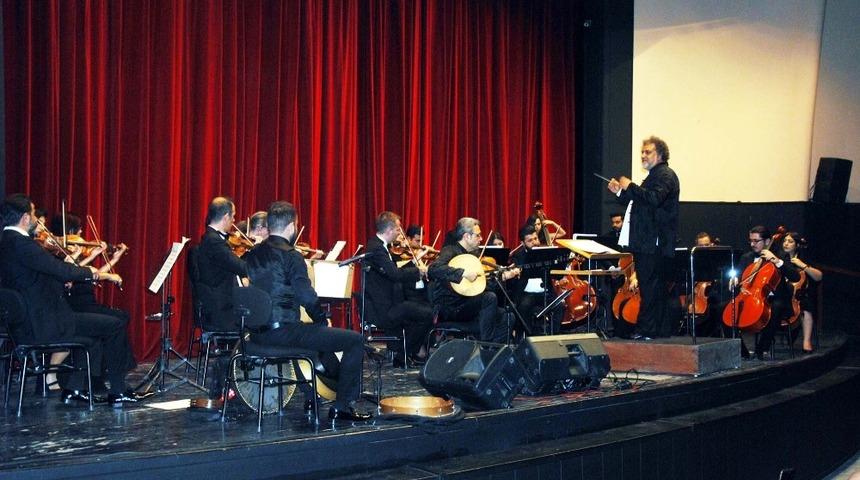 &Ccedil;DSO Senfoni Orkestrası ilk kez saz eserleri konseri verdi