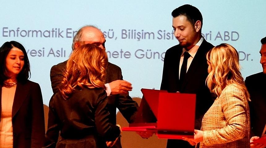 MSK&Uuml; araştırma g&ouml;revlisine &ldquo;ODT&Uuml; Yılın Tezi &Ouml;d&uuml;l&uuml;&rdquo;