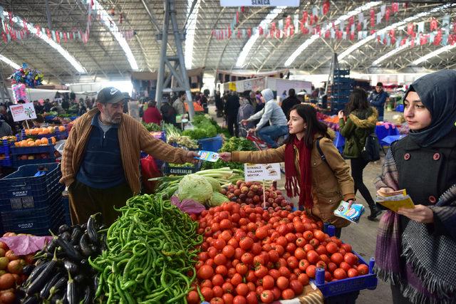 Pazarda 'okumayı sevdirme' projesi