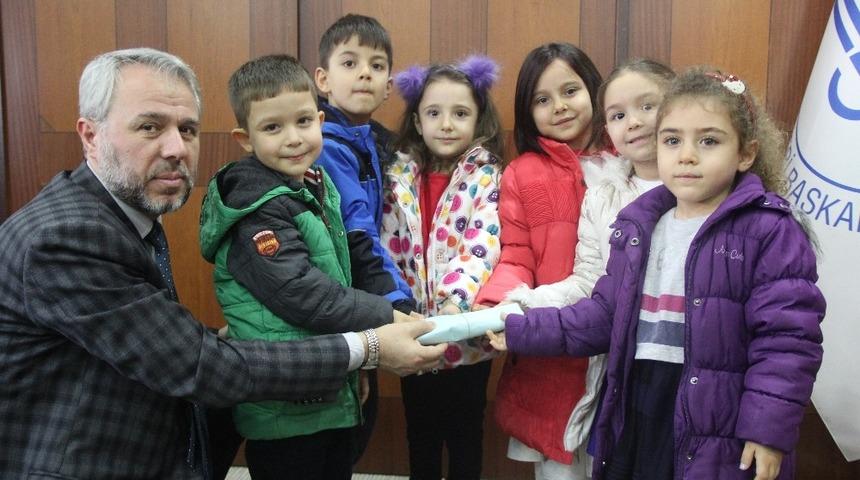 Minik &ouml;ğrencilerden b&uuml;y&uuml;k yardım