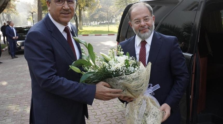 Sağlık eski Bakanı Akdağ, Ege y&ouml;netimiyle buluştu