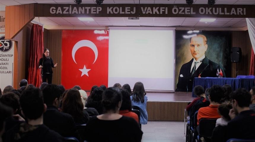 GKV&rsquo;li G&ouml;zde Şekercioğlu&rsquo;ndan  &ldquo;İ&ccedil; Sesin Senin Rehberin&rdquo; s&ouml;yleşisi