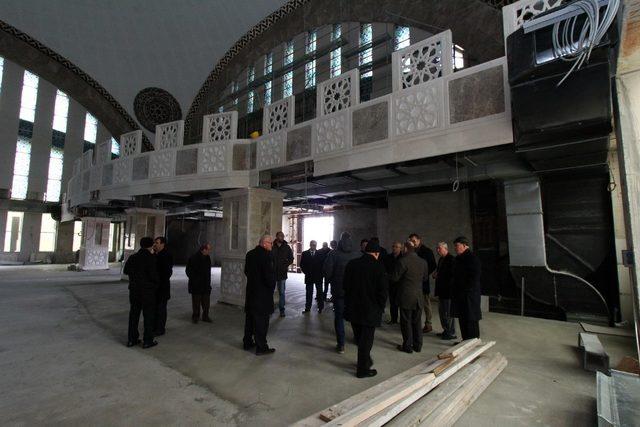 Uşak Üniversitesi Camisi Ramazan ayında ibadete açılması planlanıyor