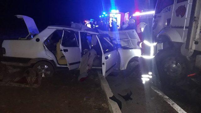 Gediz’de trafik Kazası: 1 ölü 1 yaralı