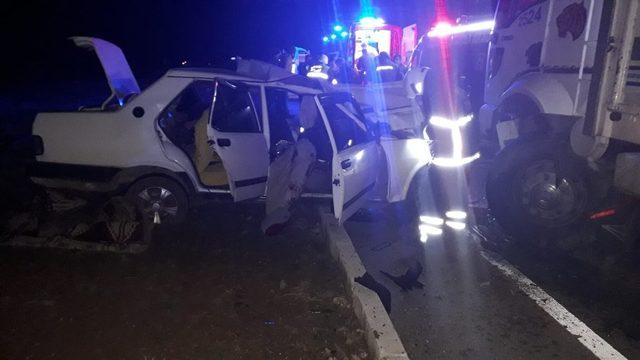 Gediz’de trafik Kazası: 1 ölü 1 yaralı