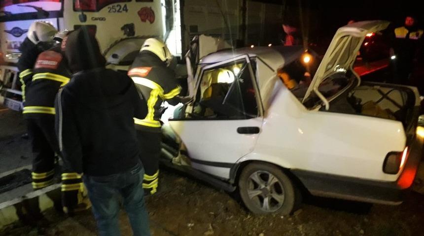 Gediz’de trafik Kazası: 1 ölü 1 yaralı