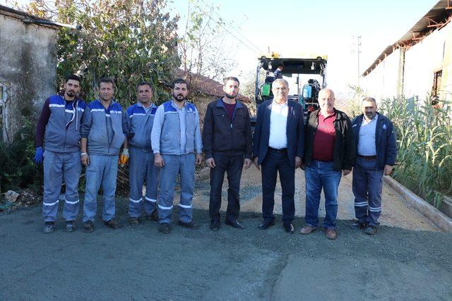 Antalya’nın ilk beton asfaltı Döşemealtı Dereli’ye uygulandı