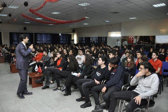 GKV’de “25 Aralık Bir Kahramanlık Destanı” Konulu Konferans