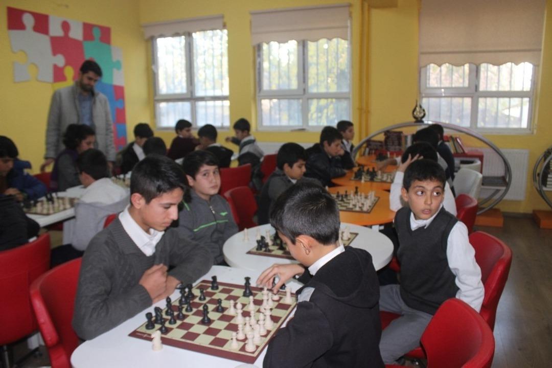 Siverek&rsquo;te Ortaokul &ouml;ğrencileri arasında Satran&ccedil; Turnuvası başladı