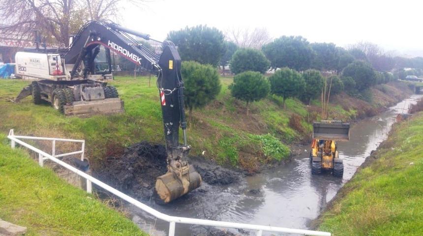 Selvilitepe Mahallesinde dere temizliği başladı