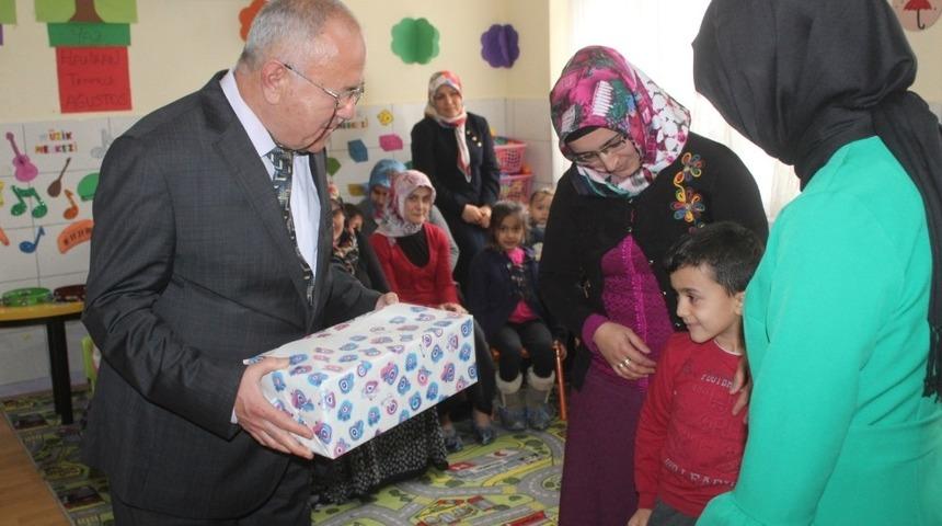 Kaymakam Alkan&rsquo;dan proje koordinat&ouml;r&uuml;ne &ouml;d&uuml;l