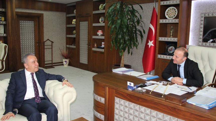 Başkan Böcek Kaymakam Köten ve Rektör Ünal’la görüştü