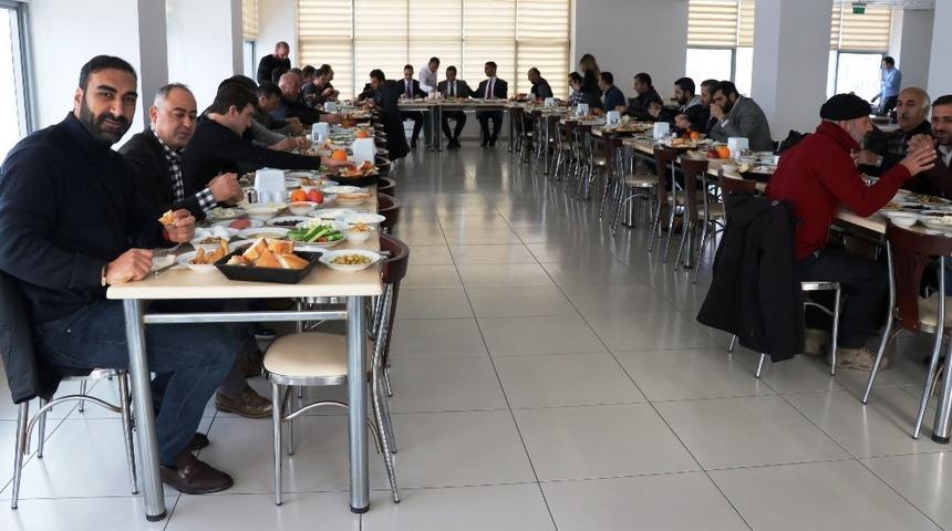 Müdür Sünnetçioğlu basınla bir araya geldi