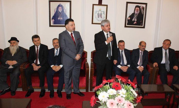 Vali Doğan ve Başkan Savaş, Hıristiyan vatandaşların Noel Bayramı’nı kutladı G1