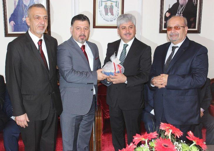 Vali Doğan ve Başkan Savaş, Hıristiyan vatandaşların Noel Bayramı’nı kutladı G3