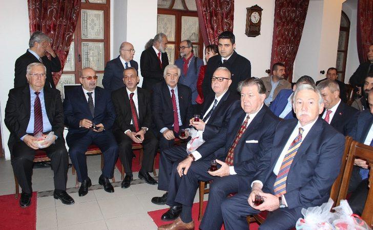 Vali Doğan ve Başkan Savaş, Hıristiyan vatandaşların Noel Bayramı’nı kutladı G5