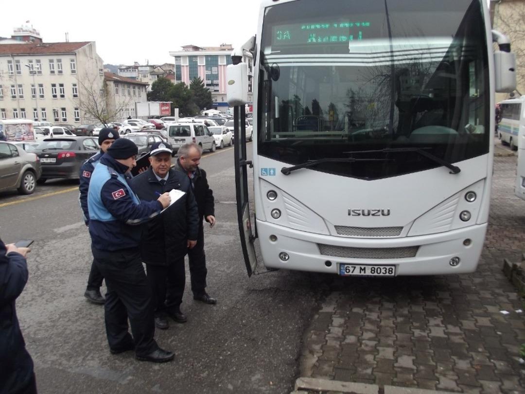 Zabıta toplu taşıma ara&ccedil;larını denetledi