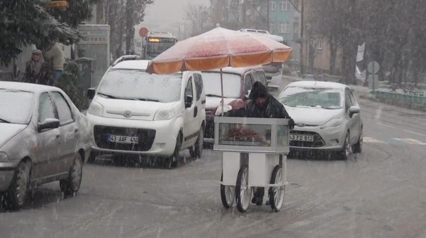 K&uuml;tahya beyaza b&uuml;r&uuml;nd&uuml;