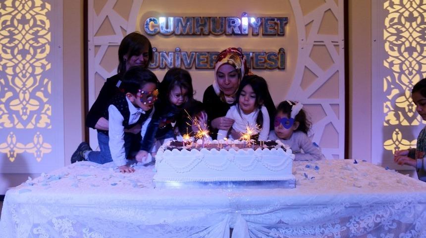 C&Uuml; Vakfı Okulları&rsquo;ndan anaokulu &ouml;ğrencilerine yaş atlama partisi