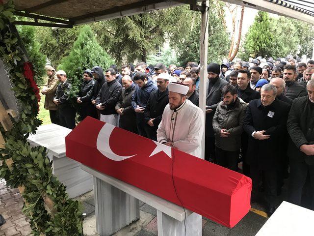 Kalp krizi sonucu ölen polis için tören