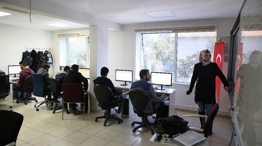 Gen&ccedil;ler Haliliye Belediyesi ile teknoloji &ccedil;ağına uyum sağlıyor