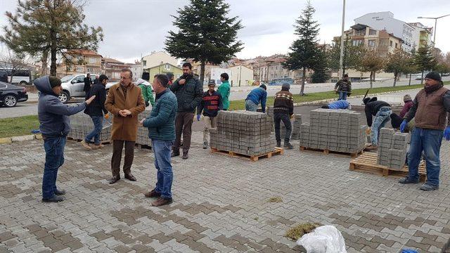 Seçen hizmet alanlarını denetledi