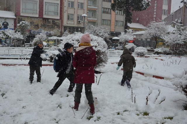 Kar en çok çocukları sevindirdi