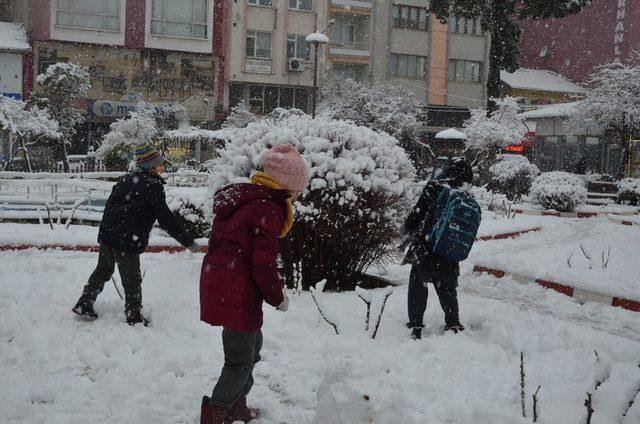 Kar en çok çocukları sevindirdi