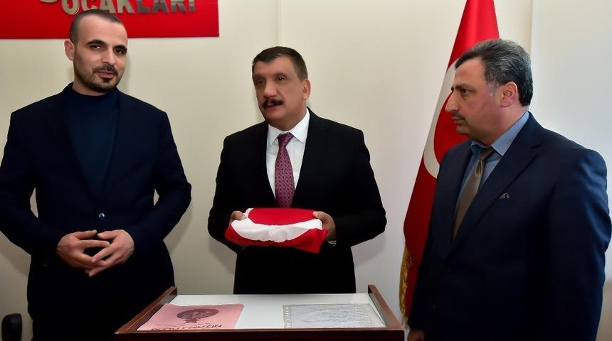 Başkan G&uuml;rkan&rsquo;dan birliktelik mesaj