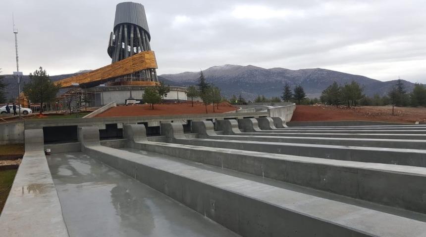 Anıt mezar &ccedil;alışmaları hızla devam ediyor