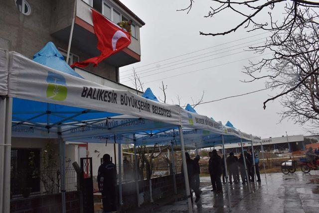 Şehit askerin baba evinde yas var 3