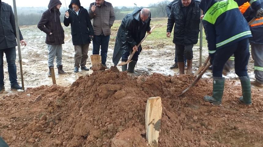 &Ouml;ğretmen G&uuml;m&uuml;şeli son yolculuğuna uğurlandı