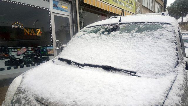 Demirci’de kar yağışı başladı