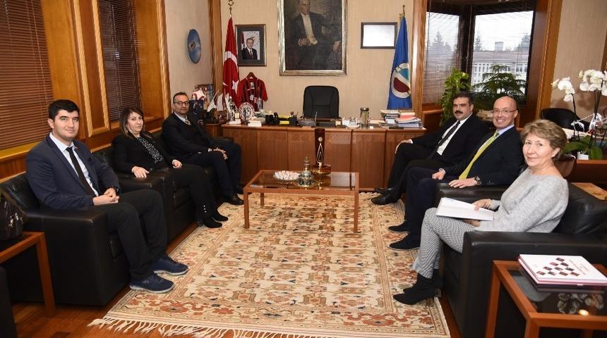 Rekt&ouml;r &Ccedil;omaklı&rsquo;ya ziyaretler