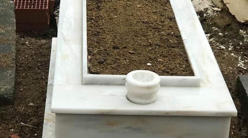 Başkan Şahiner şehit kabrini yaptırdı