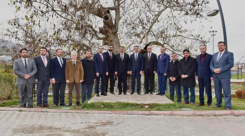 Vali Baruş ve Başkan G&uuml;rkan m&uuml;ft&uuml;lerle buluştu