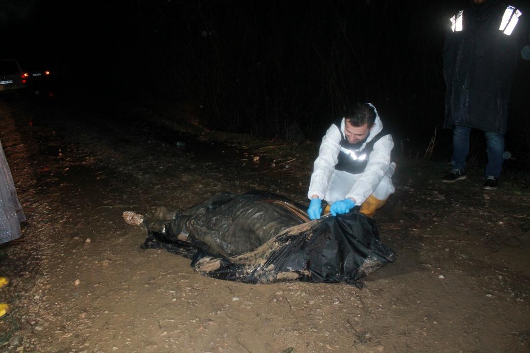 &Ccedil;&uuml;r&uuml;m&uuml;ş halde bulundu! Adana'da korkun&ccedil; g&ouml;r&uuml;nt&uuml;