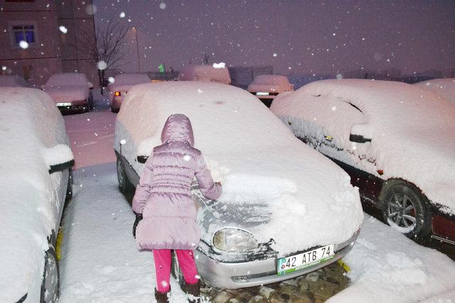 Aksaray ve Karaman'da eğitime kar engeli