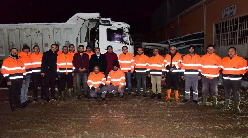 Başkan Can, karla m&uuml;cadele ekipleriyle bir araya geldi