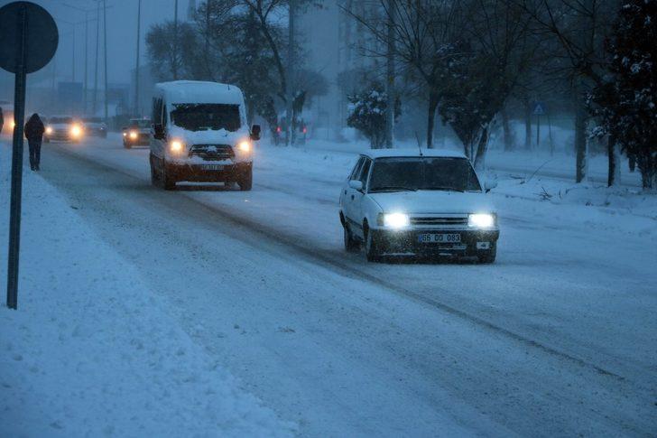 Yozgat’ta kar yağışı zor anlar yaşattı G3
