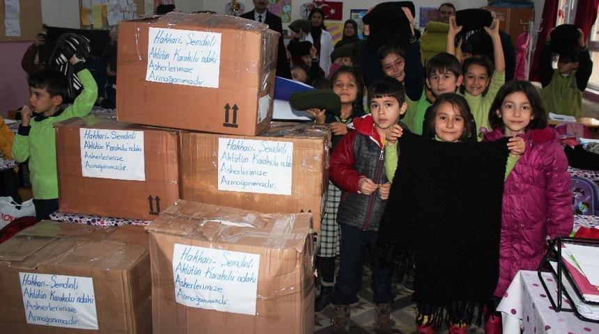 Minik y&uuml;rekleriyle askerleri ısıtacaklar