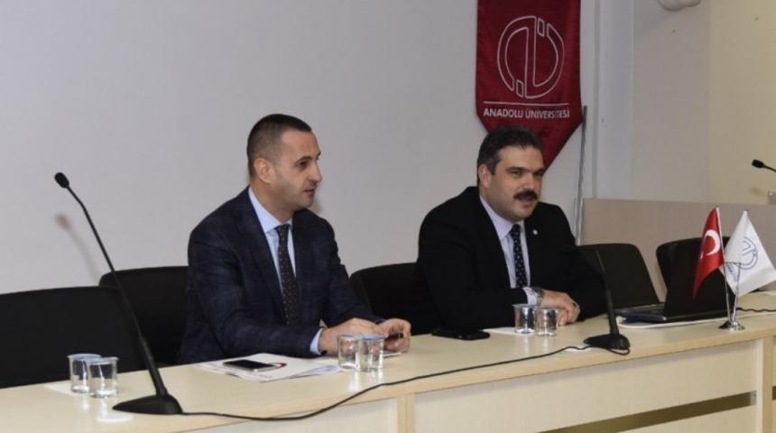 Rekt&ouml;r Prof. Dr. &Ccedil;omaklı&rsquo;dan İletişim Bilimleri Fak&uuml;ltesine ziyaret