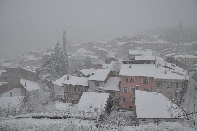 Eğitime ve ulaşıma kar engeli