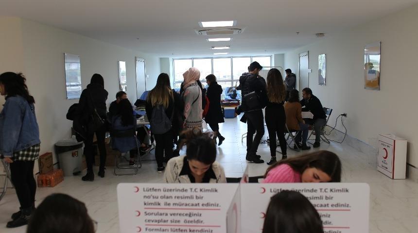 İzmir Kavram MYO&rsquo;da kan bağışı