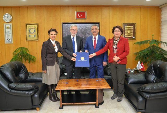 Uludağ Üniversitesi’ni seçen öğrenciler bursa doyacak