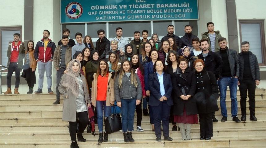 Lojistik Programı &ouml;ğrencilerinden G&uuml;mr&uuml;k M&uuml;d&uuml;rl&uuml;ğ&uuml;&rsquo;ne teknik gezi