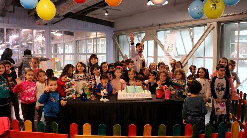 Louis Pasteur ile bilim temalı doğum g&uuml;n&uuml;