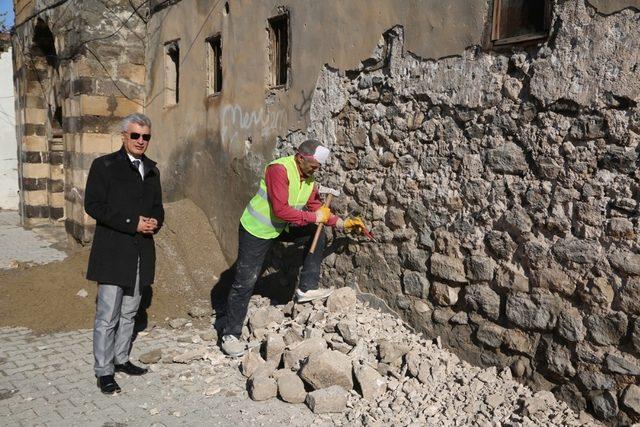 Cizre’de Mehmet Ağa Kasrı’nda restorasyon başladı