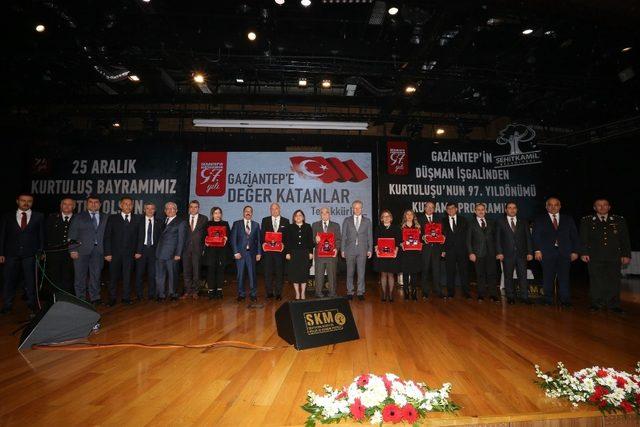 Gazi şehirde Kurtuluş coşkusunun finali kahramanlık türküleri ise yapıldı