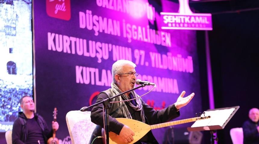 Gazi şehirde Kurtuluş coşkusunun finali kahramanlık türküleri ise yapıldı